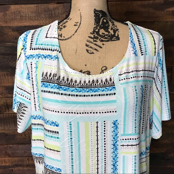 JM Collection Woman’s Top - Picture 2 of 7